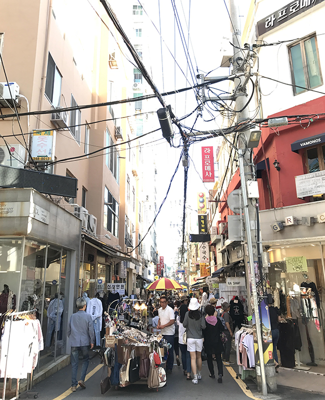 보세옷거리에서 바라본 부산 시장의 단면 