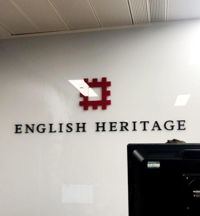 English Heritage 방문 시 찍은 회사의 모습