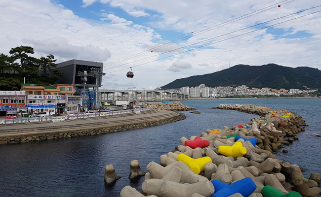 송도해수욕장 케이블카와 주변 경관
