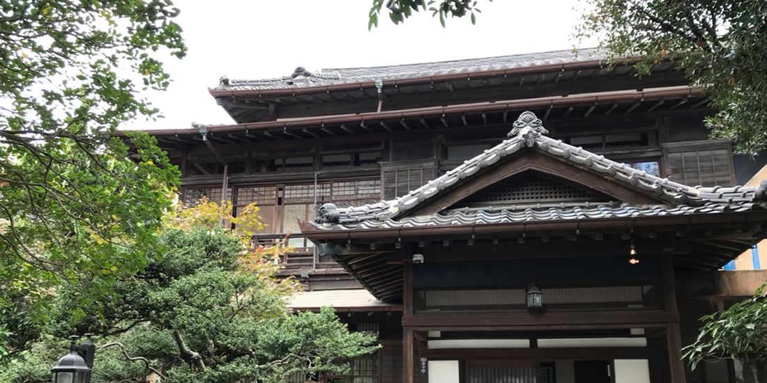 부산 수정동 일본식 가옥 입구