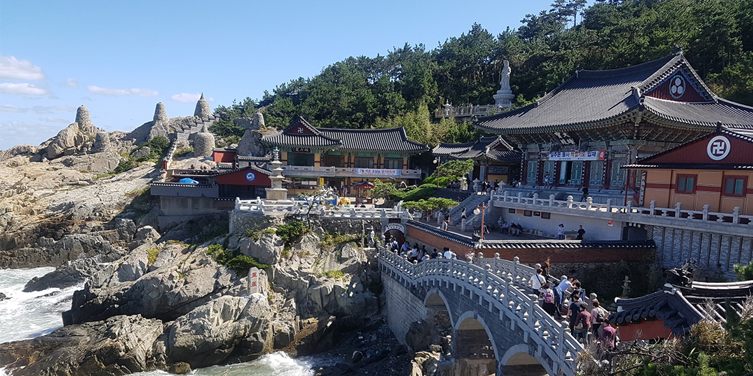 일출명소에서 보는 용궁사 전경
