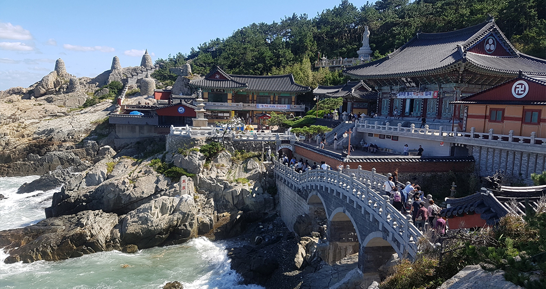 일출명소에서 보는 용궁사 전경