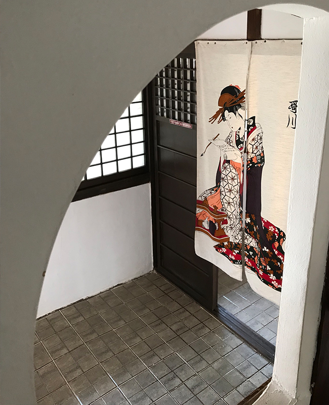 부산 수정동 일본식 가옥 내부