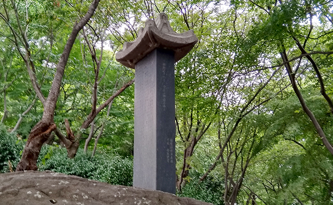 [사진 5] 김홍조 공덕비 