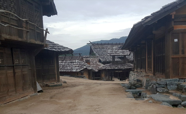 목조 건물 세트장