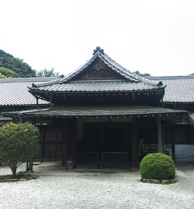 쵸후 모리저택의 입구. 입구만 보면 번주의 집이라기엔 작아보인다.