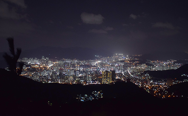 황령산, 은하수의 중심에서 부산을 바라보다