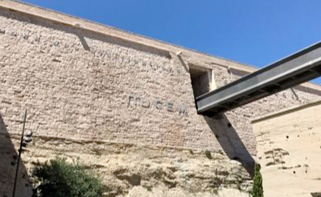생장 요새와 연결되있는 MUCEM