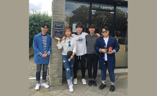제임스 조임스 타워 입구