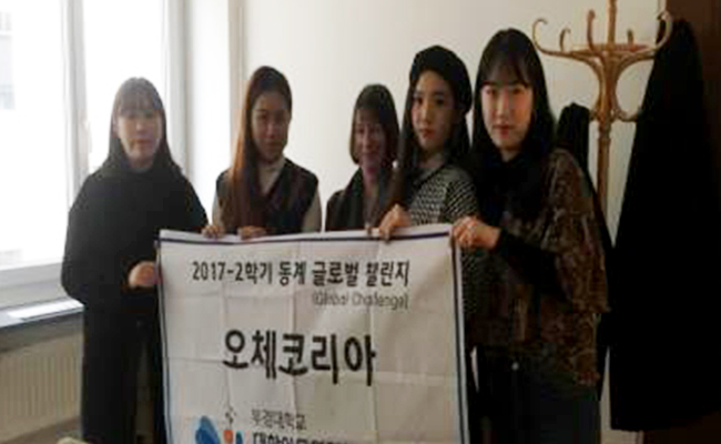 인터뷰 후 관계자분과 단체사진