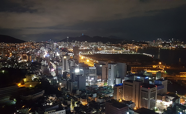 부산타워 전망대의 야경