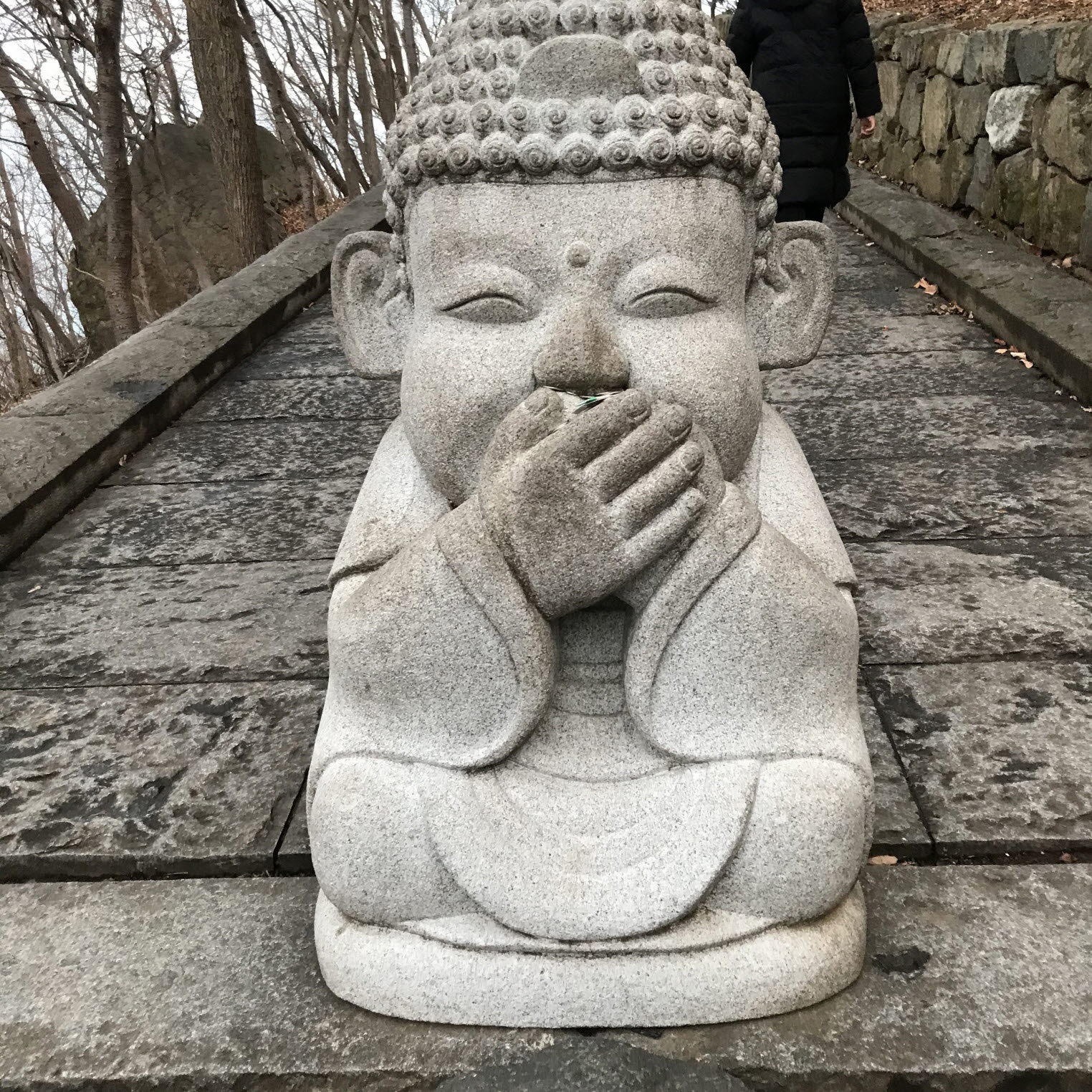 가는 길목에 위치한 부처