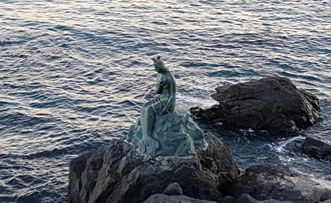 동백섬 인어상