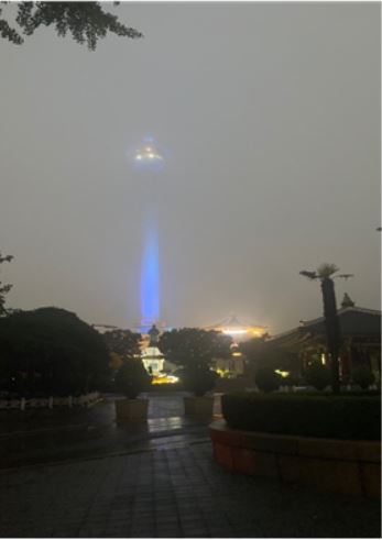 용두산 타워 및 이순신 동상