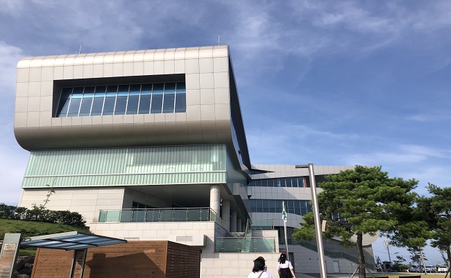 구룡포 과메기 문화관 측면